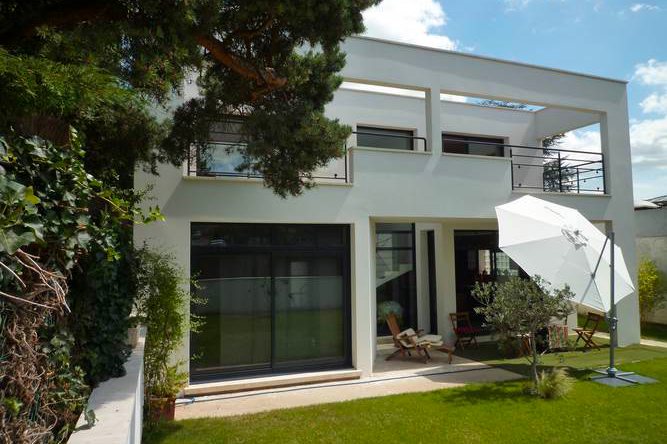 maison moderne parasol